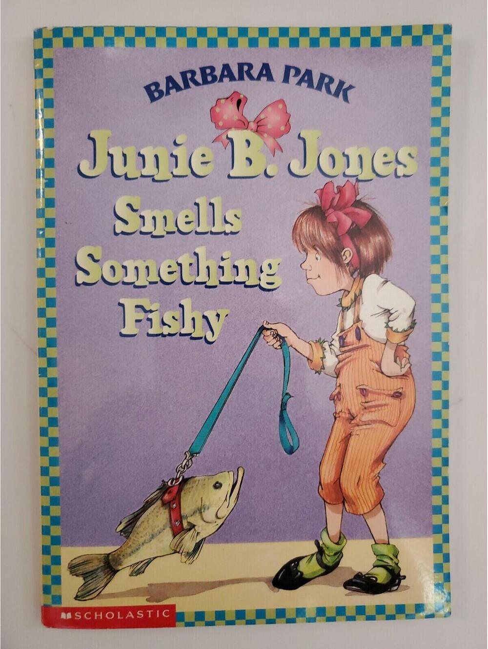 Junie B. Jones Smells Something Fishy by Barbara Park Paperback Book # 12 RL 2.6